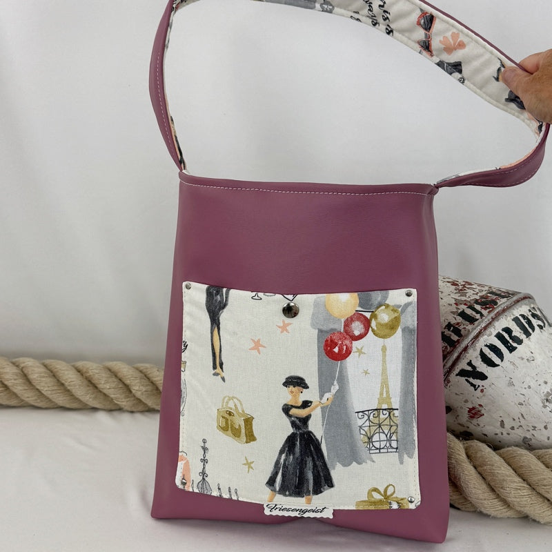 Einkaufsshopper mit einem breiten Schulterträger
