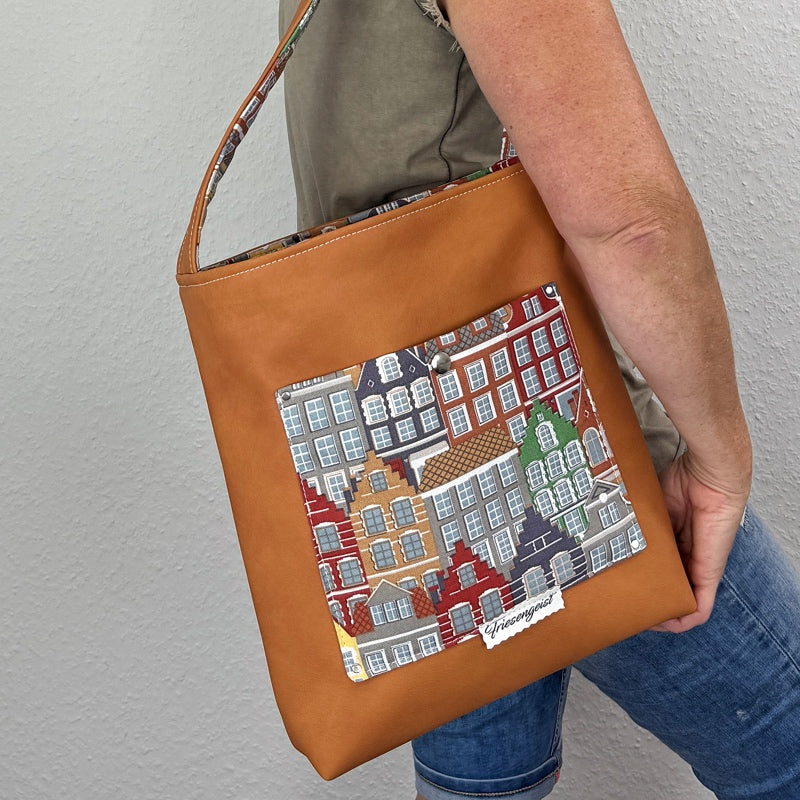 Einkaufsshopper mit einem breiten Schulterträger