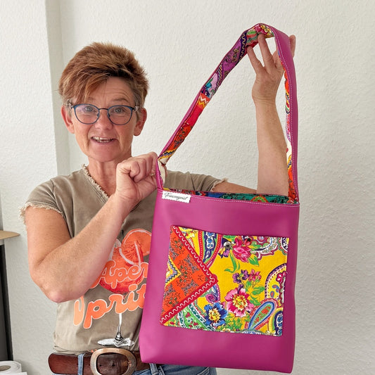 Einkaufsshopper mit einem breiten Schulterträger