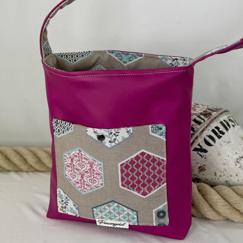 Einkaufsshopper mit einem breiten Schulterträger