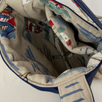 Einkaufsshopper mit einem breiten Schulterträger