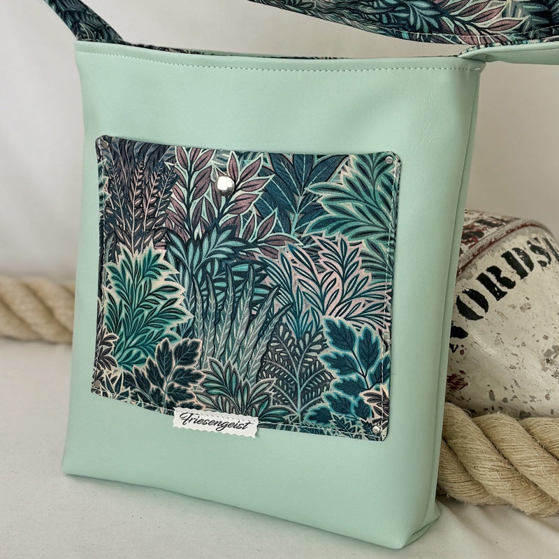 Einkaufsshopper mit einem breiten Schulterträger